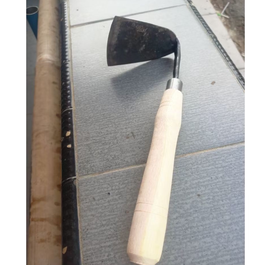 kored wangkil gathul untuk membabad rumput