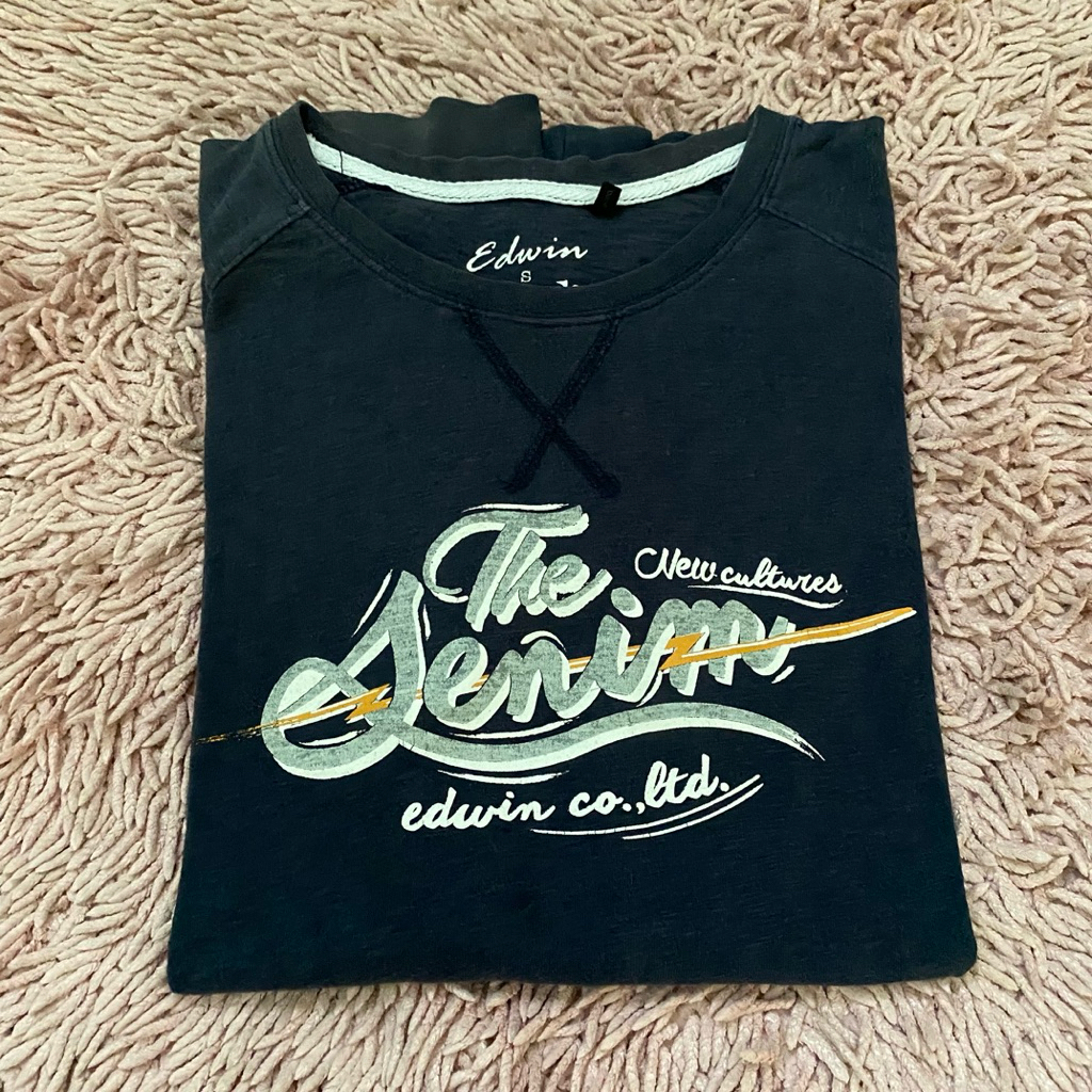 sweater cewe navy merk edwin