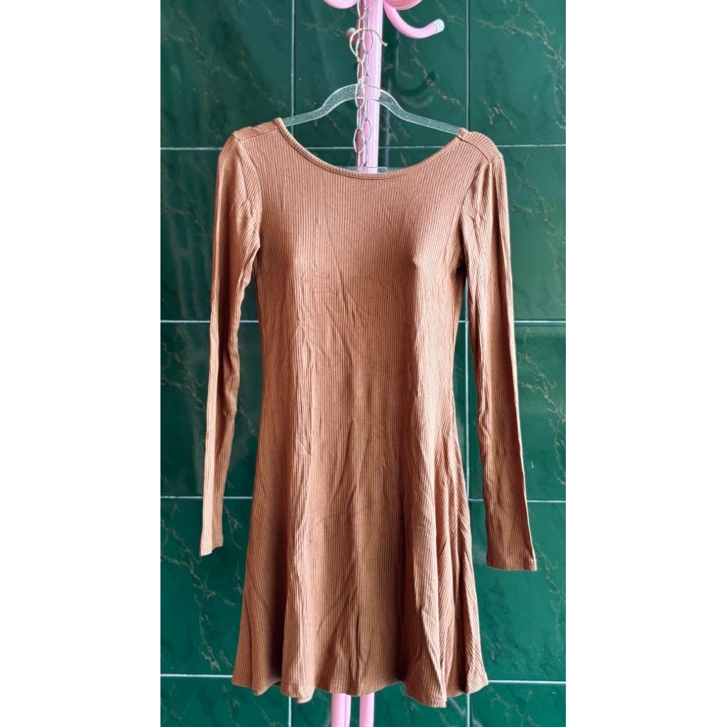 Preloved Dress lengan panjang backless