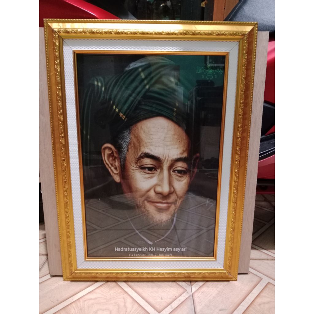 hiasan dinding foto KH. Hasyim Asyari