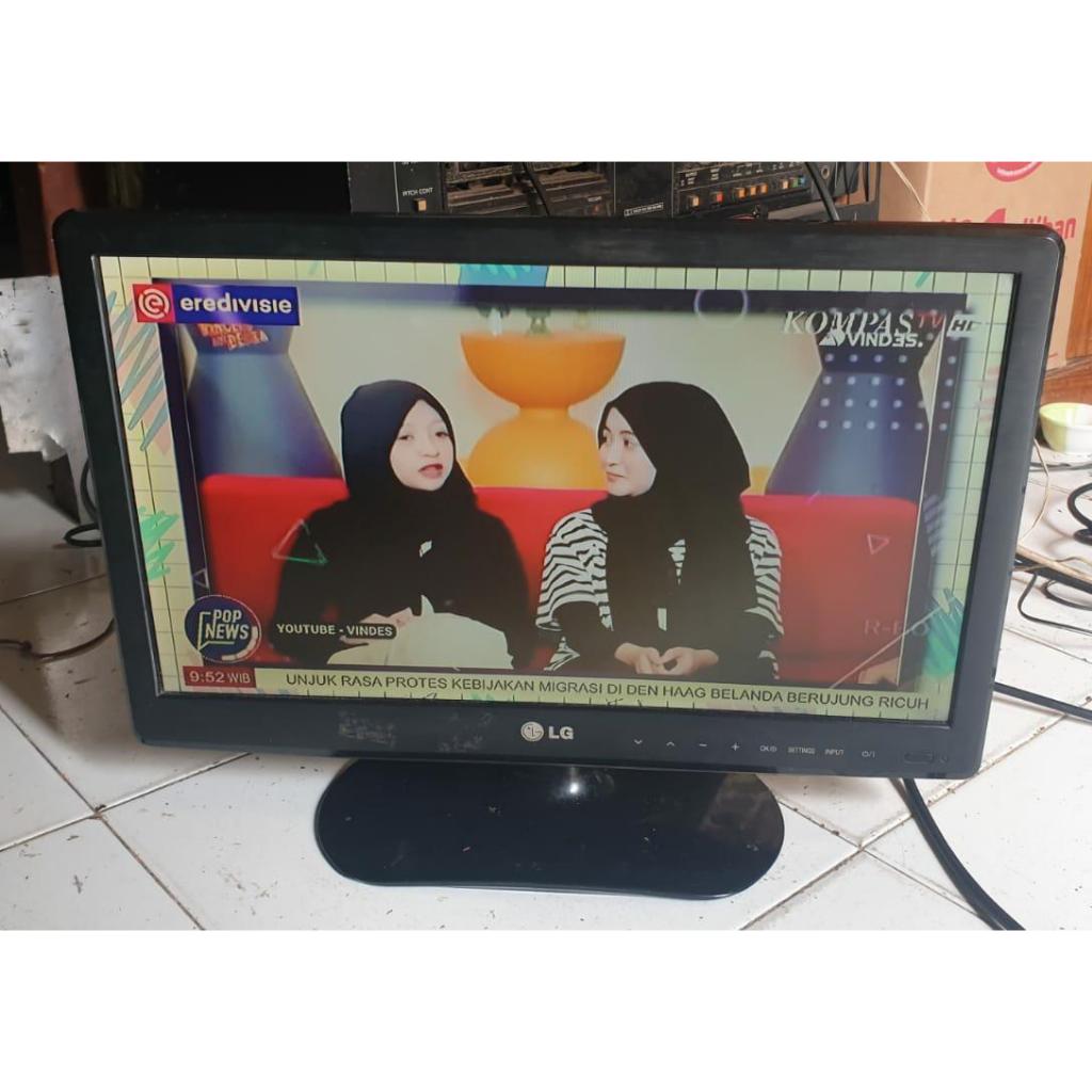 TV LCD LG 19LS3300-TA 19 inch Bekas