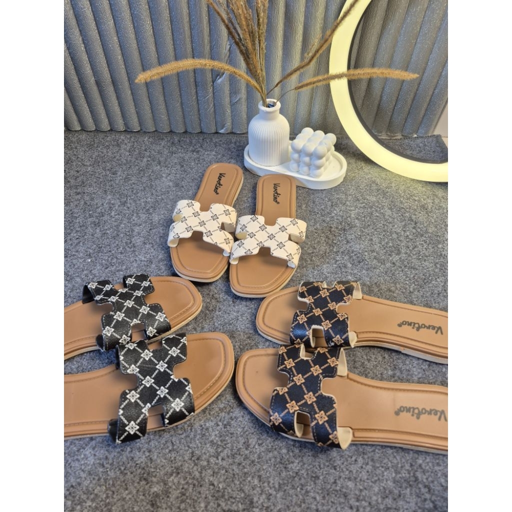 sandal kekinian model slop wanita bahan karet slop