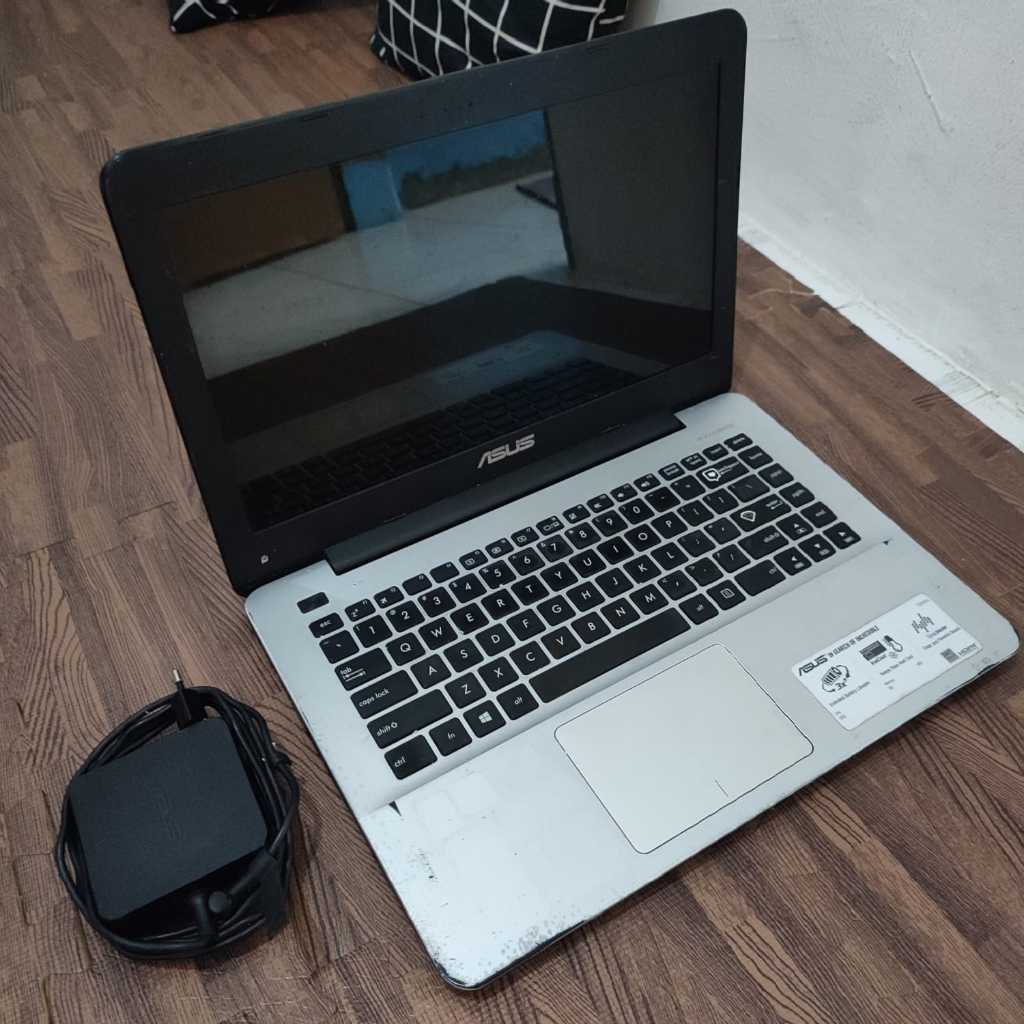 Laptop ASUS A455L Intel Core i3 HITAM Second