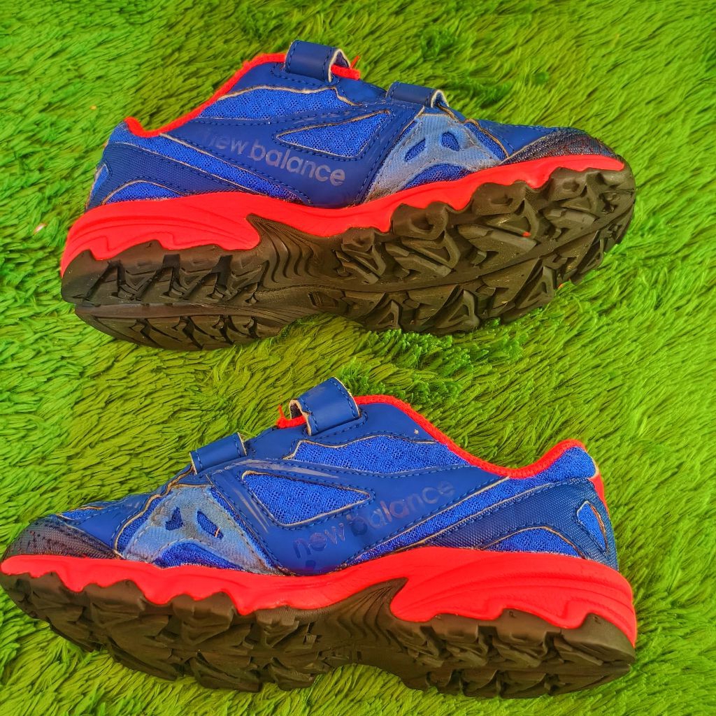 Sepatu Anak Second New Balance size 31