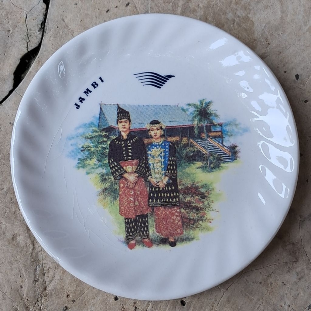 Piring souvenir garuda asli vintage Jambi bukan repro