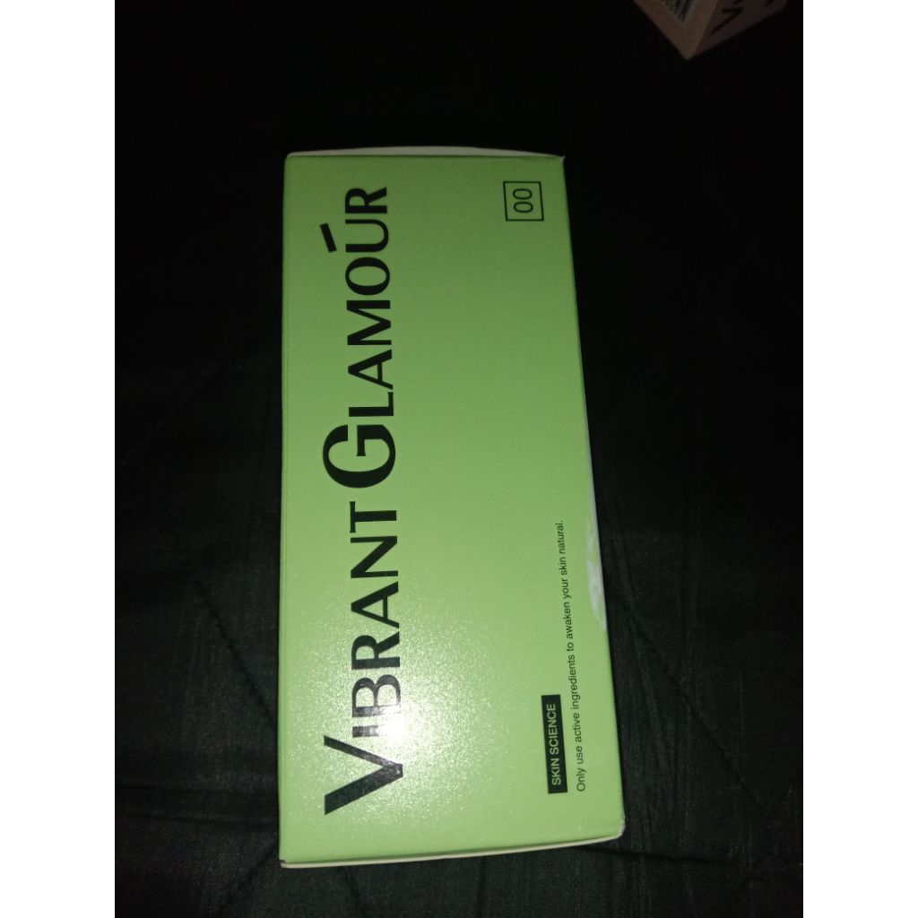 ( Preloved  ) Vibrant Glamour Cleanser & Retinol