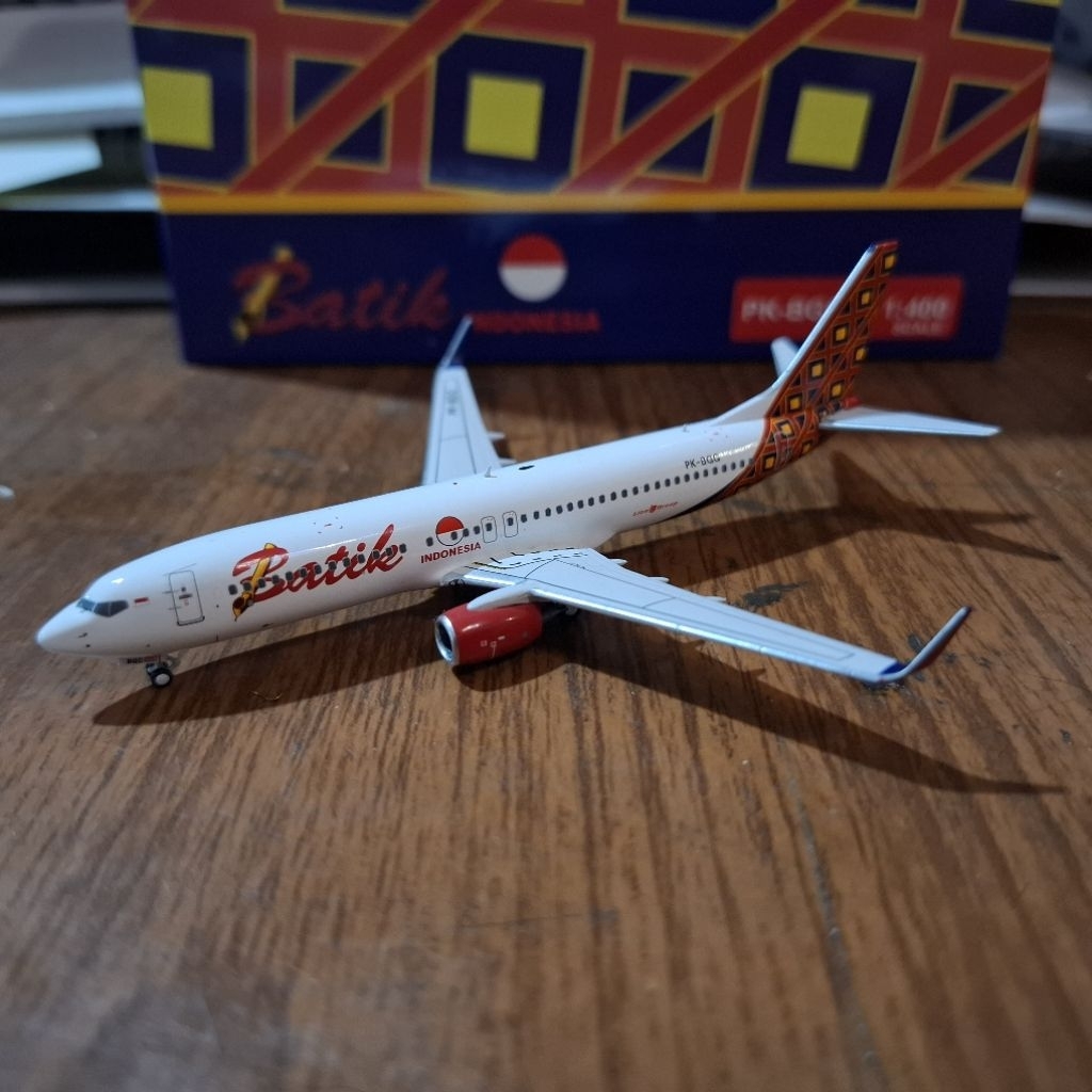 diecast pesawat Iwings Batik Air Boeing B737-800 1:400 PK-BGG