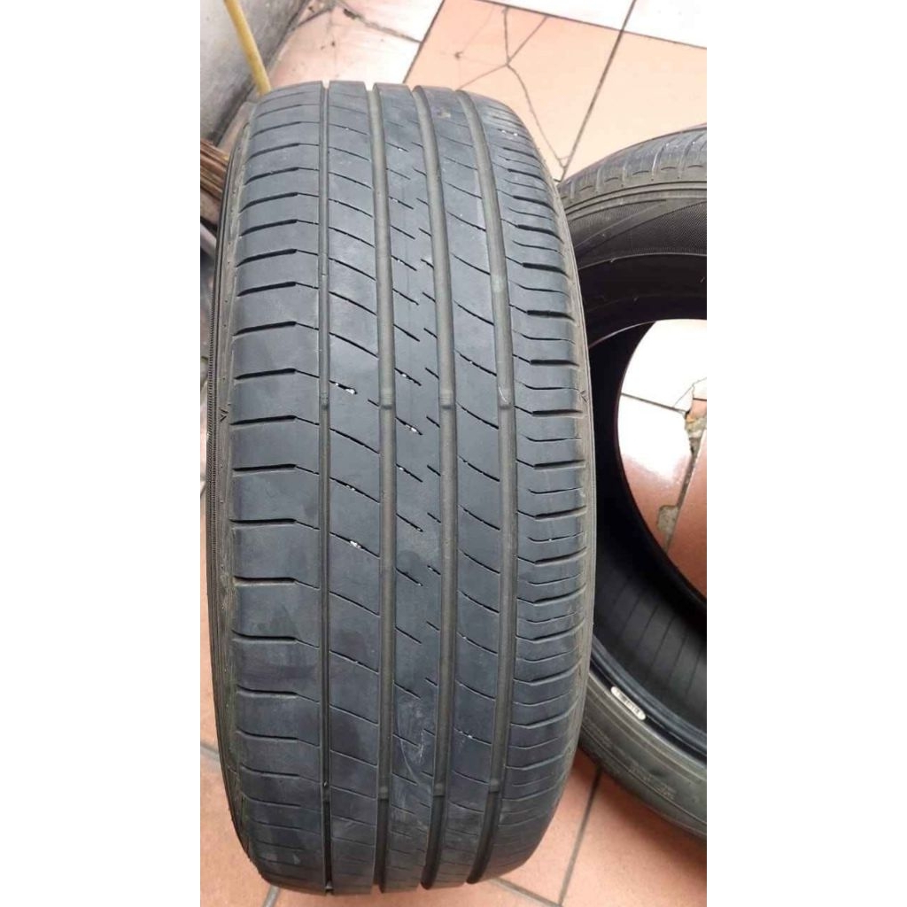 ban mobil ukuran 205/60 r16 merek Dunlop LM 705 kondisi 80% tubeless