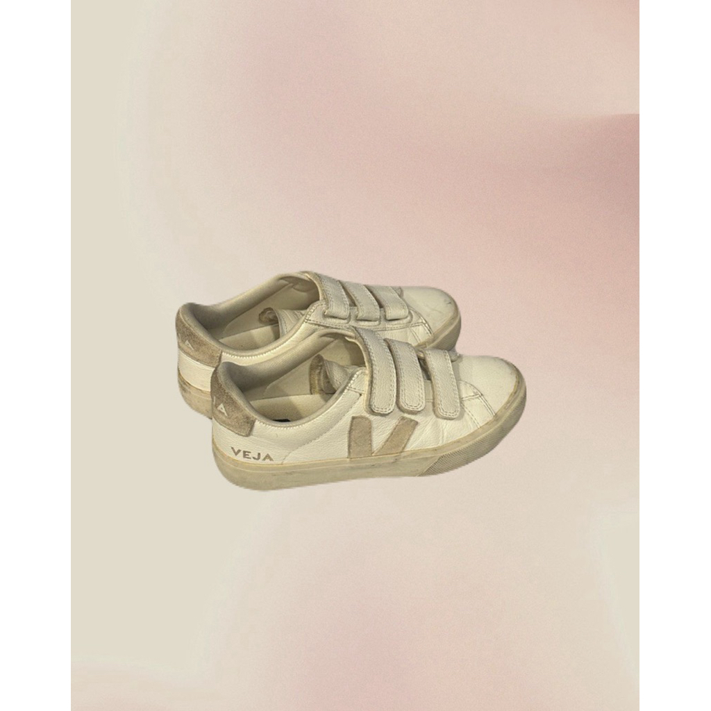 (PRELOVED) Veja Recife Chromefree in Beige