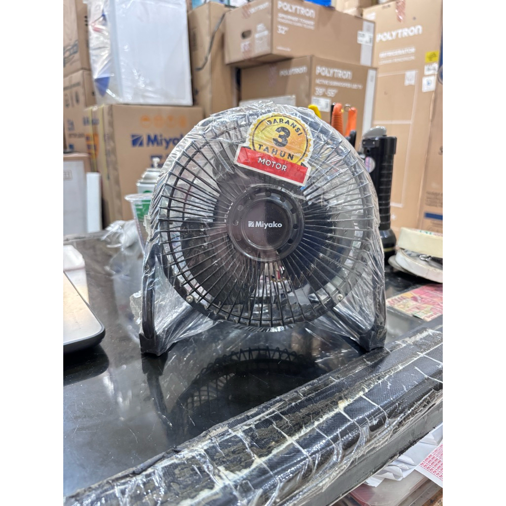Kipas Angin Meja Miyako KAD-06/ DESK FAN/ Kipas Duduk Mini 6 Inch | Produk Elektronik Original | Gar