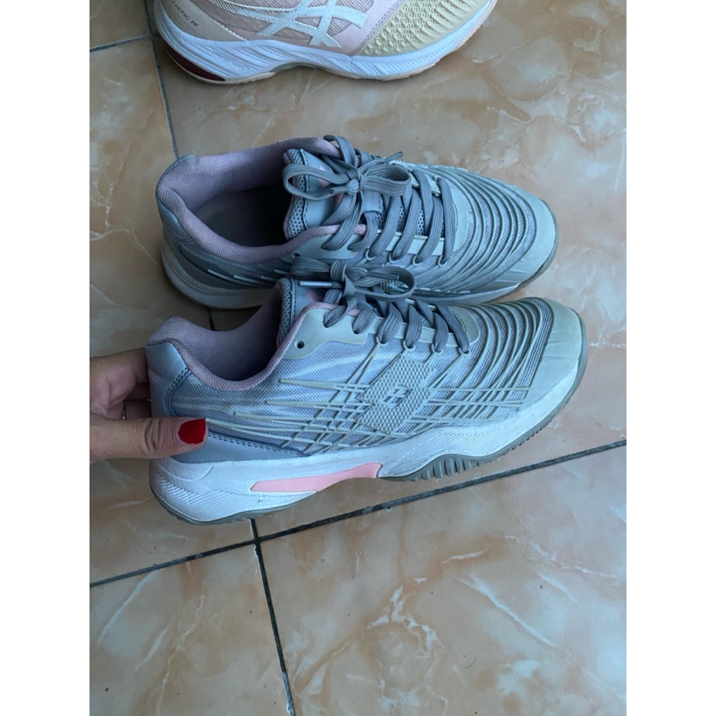sepatu tenis lotto preloved / sepatu tenis bekas / preloved sepatu olahraga