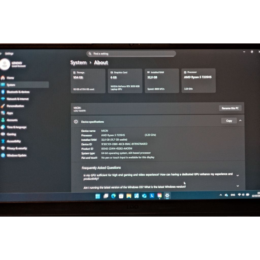 Laptop Gaming Lenovo LOQ 15ARP9 AmdRyzen 5 7235HS RAM 32GB SSD 1TB RTX3050 like new