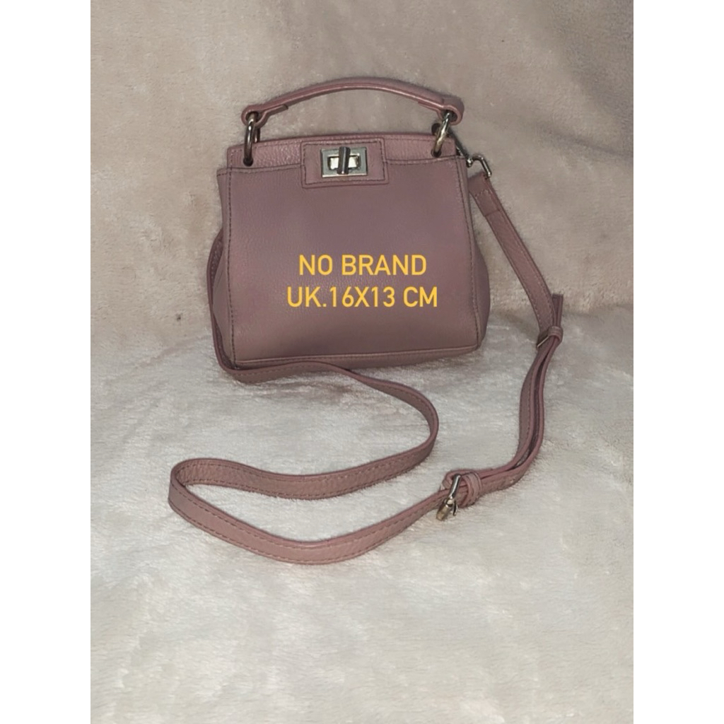 No Brand Preloved Tas Sling mini kulit wanita