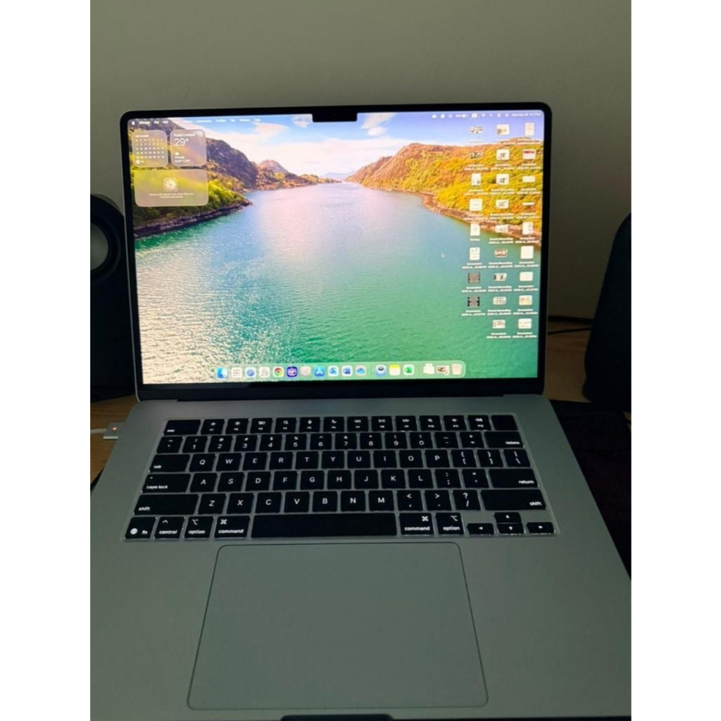 Macbook Pro M3 Max 16" RAM 36GB/1TBGB Silver Like New Garansi Digimap Minus Box Hilang