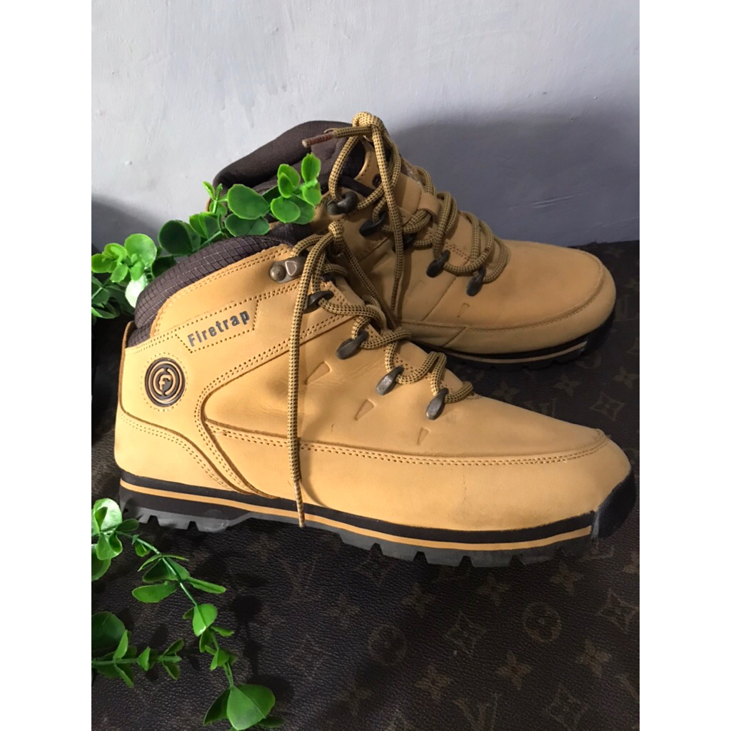 sepatu boots leather firetrap second