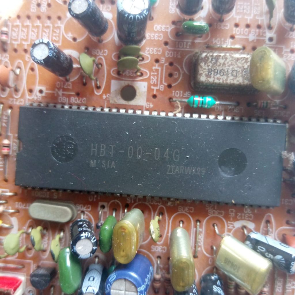 ic HBT-00-04G__HBT-00-02G (POLYTRON) masih nempel pcb,cabutan