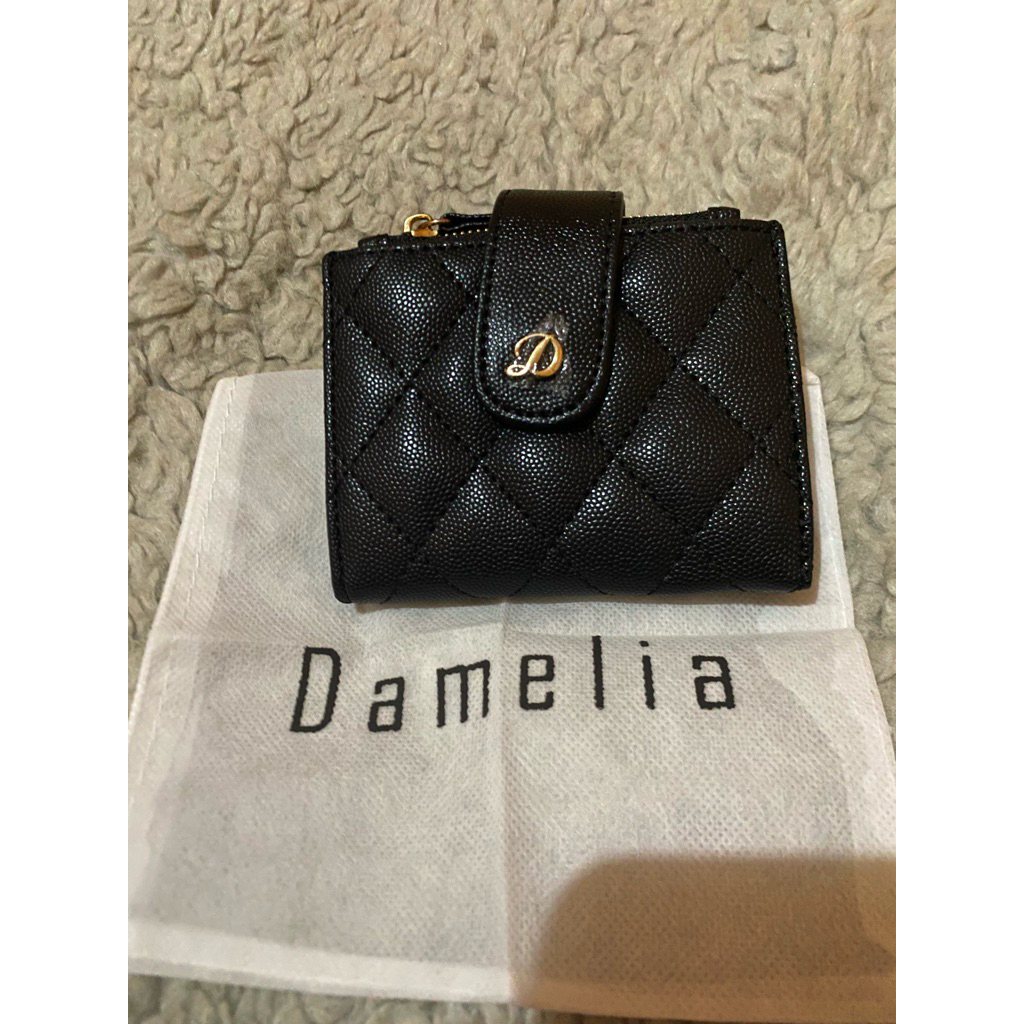 dompet damelia