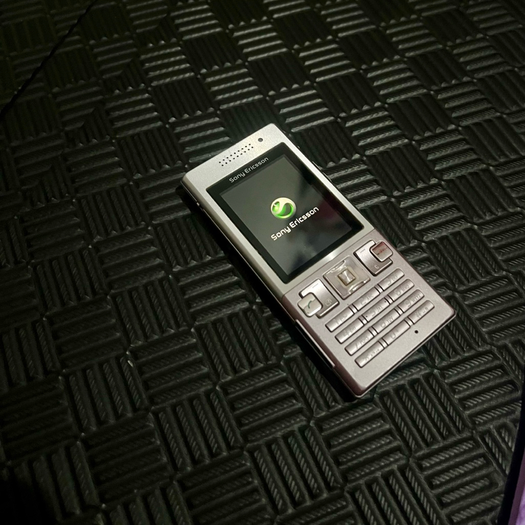 Sony Ericsson T700 luxury ping