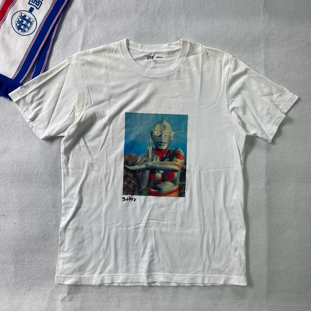 Tshirt Uniqlo UT x Ultraman