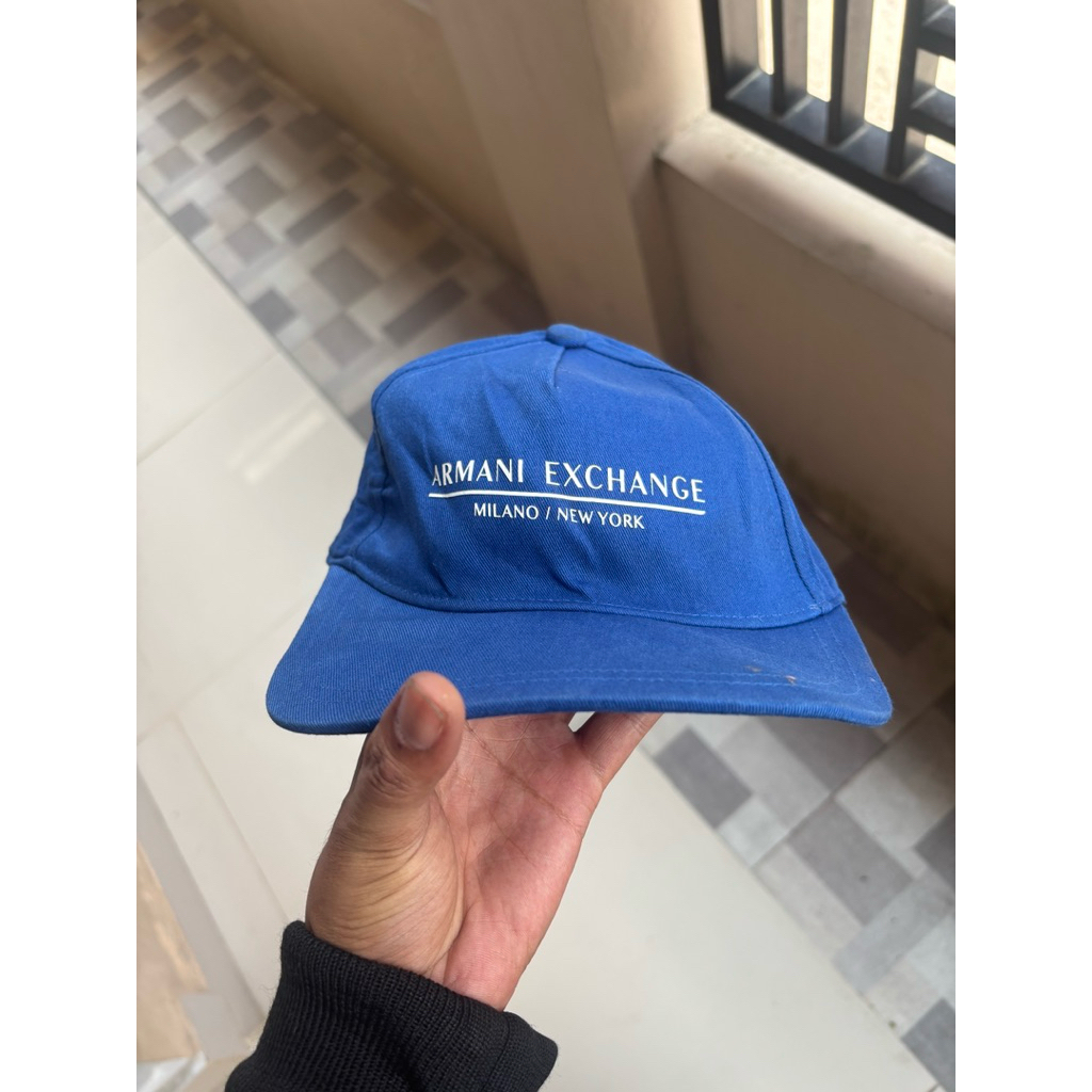 topi armani exchange