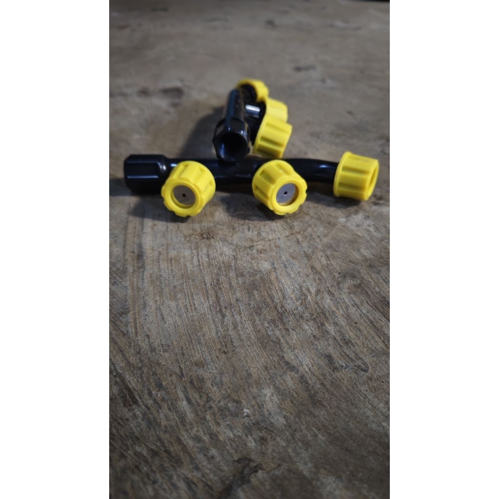 nozel sprayer plastik 3 kepala/ nozel plastik 3 lubang