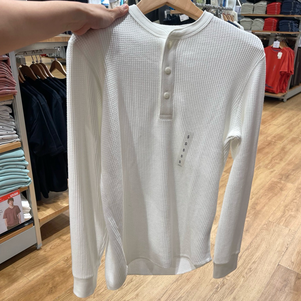 Tshirt Uniqlo Man Waffle kerah henley long sleeve