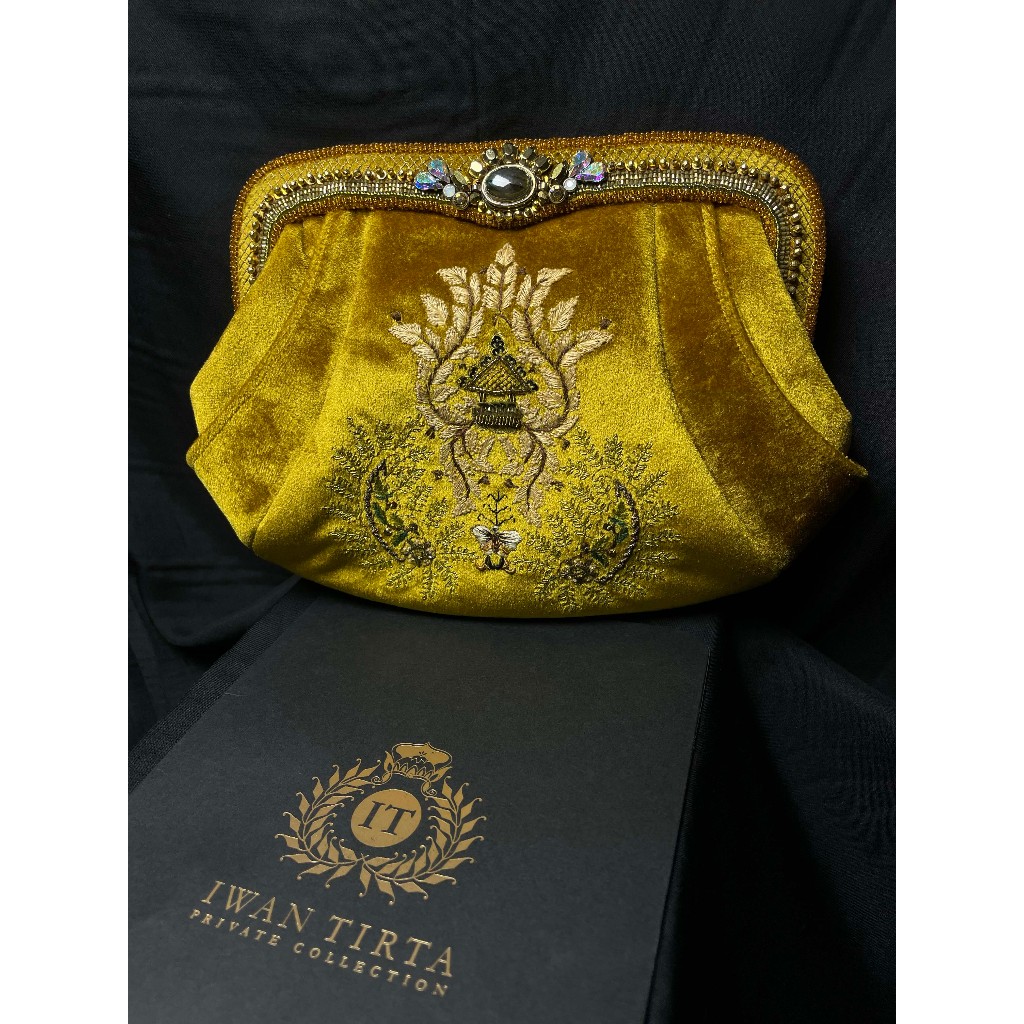 Clutch Iwan Tirta Bahan Buludru | Dompet Iwan Tirta