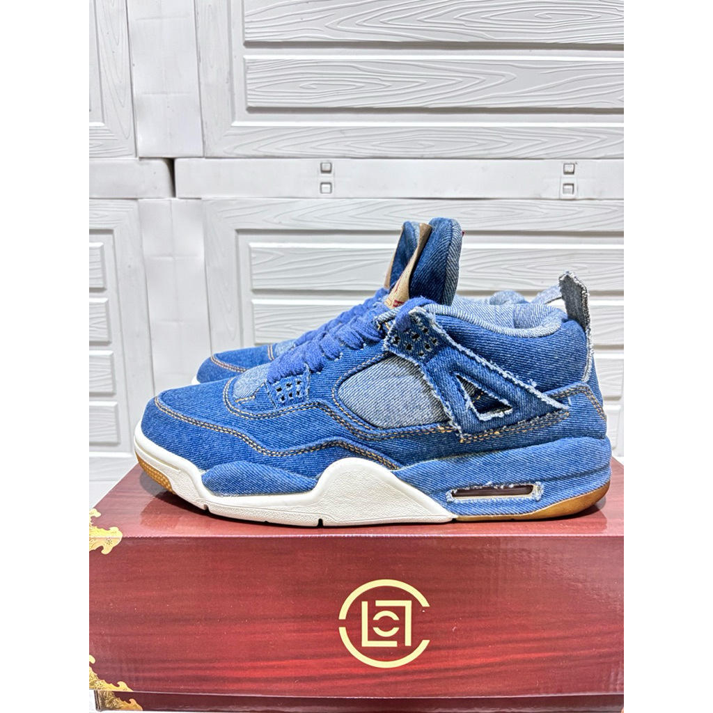Jordan retro4 x levis 44