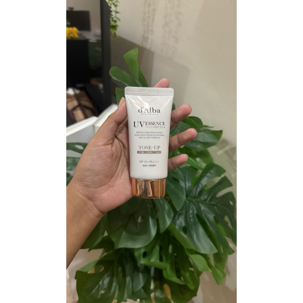PRELOVED D ALBA UV ESSENCE WATERFULL SUNSCREEN