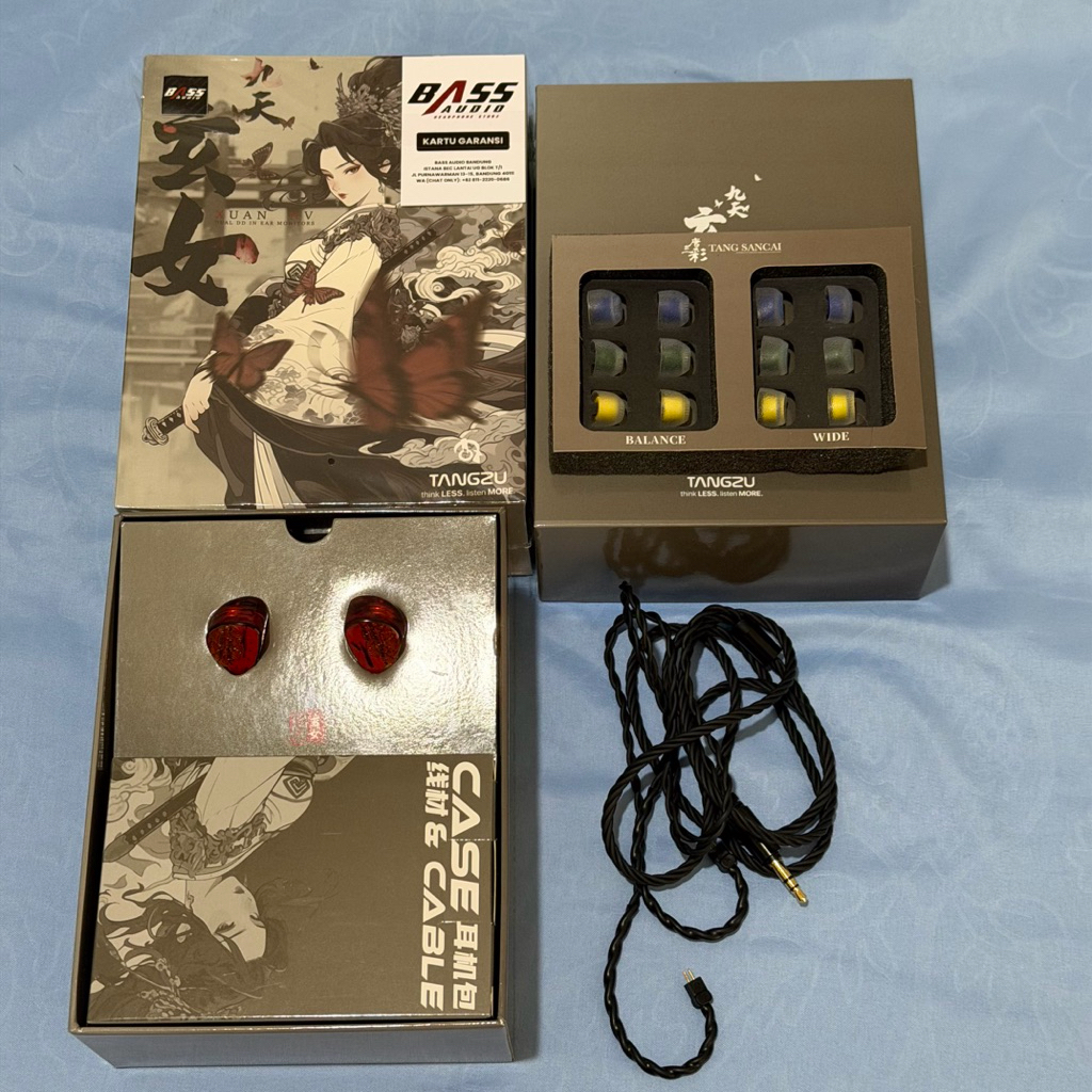Tangzu x HBB XuanNv / Xuan Nv 2 Dynamic Driver Earphone In Ear Monitor. fullset mulus like new