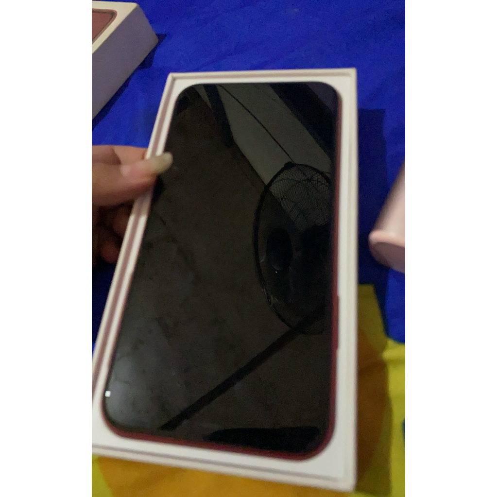 IPhone inter Xr merah