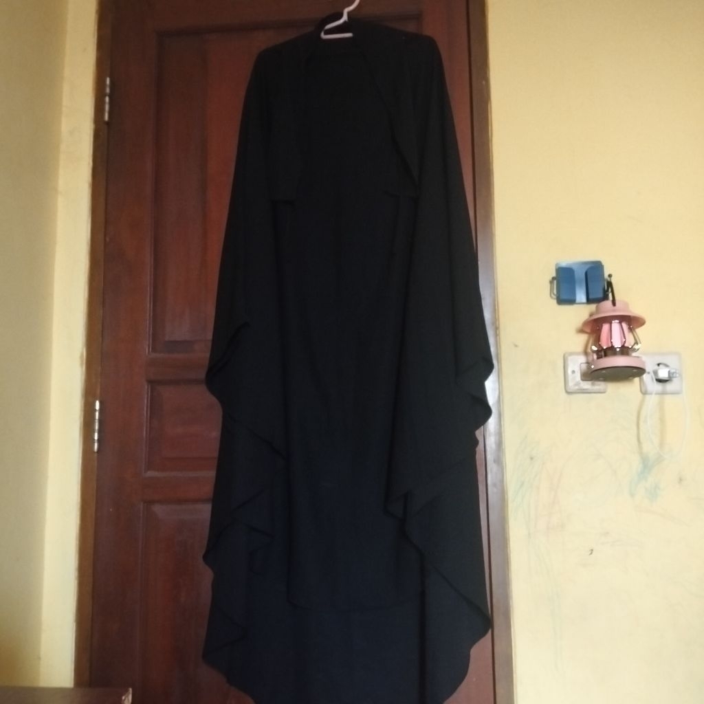 kondisi bagus Fk thuba Malikah Hitam size medium