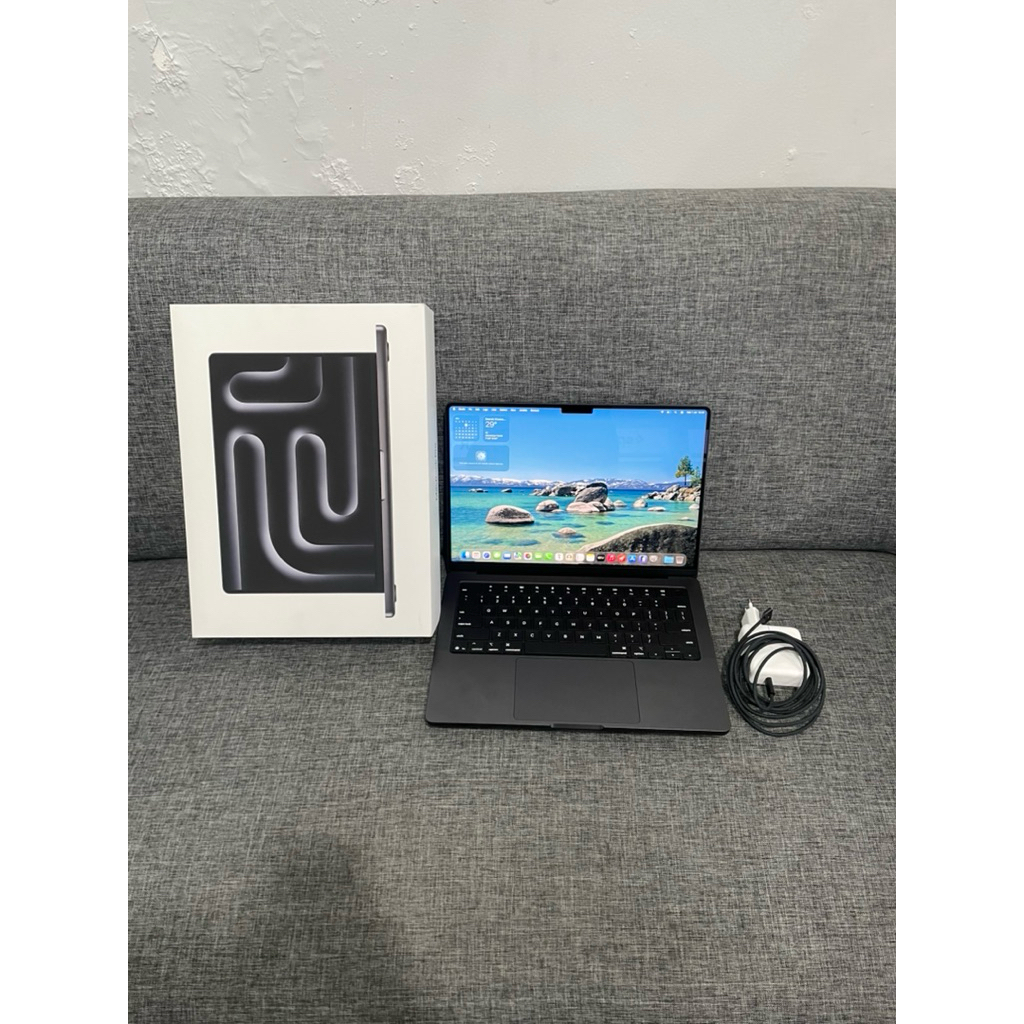 Macbook Pro M5 16Gb/1Tb 14inch like new IBOX
