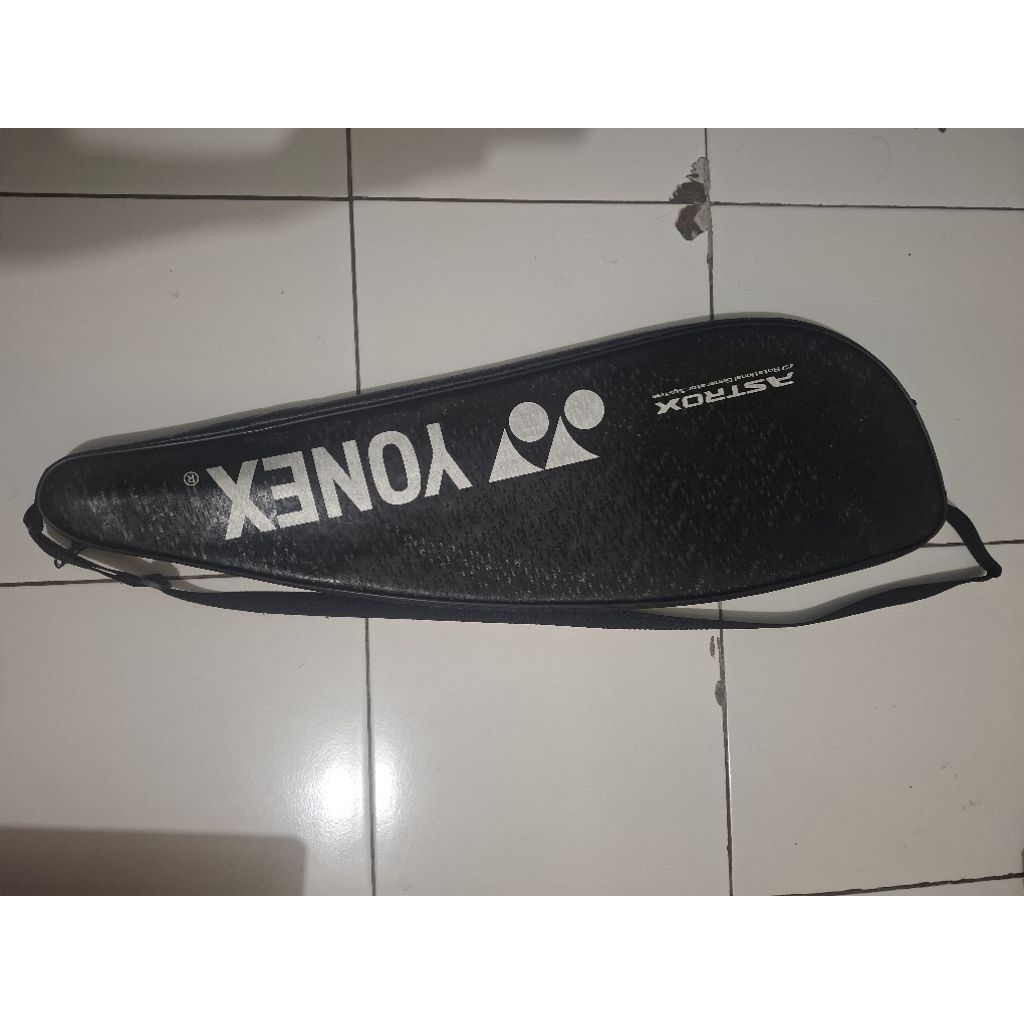 Yonex astrox 77 pro