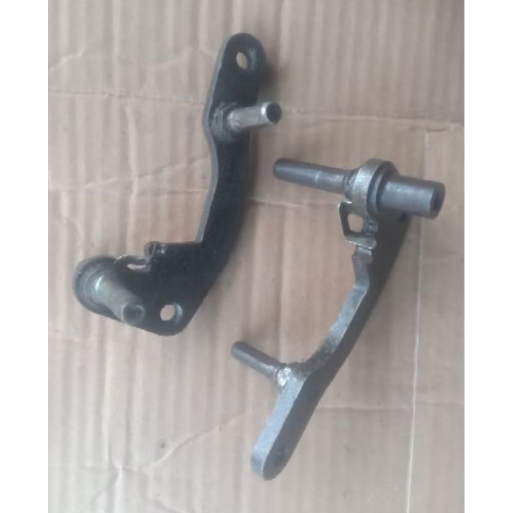 BRACKET SUB ASSY FRONT CALIPER HONDA BEAT FI BEAT POP ESP BEAT KARBU VARIO 125 ESP VARIO 150 ESP SCO