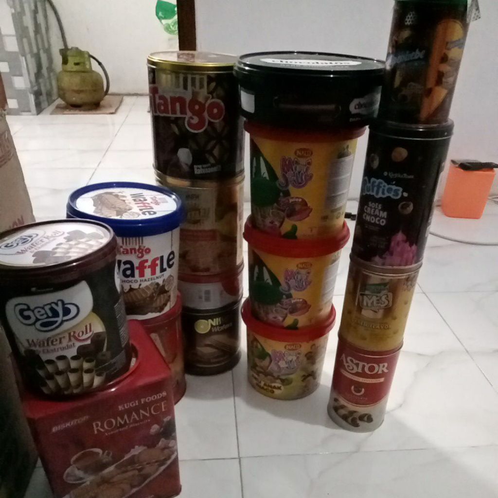Kaleng bekas Inaco / Hatari / Biskuit / Astor dll