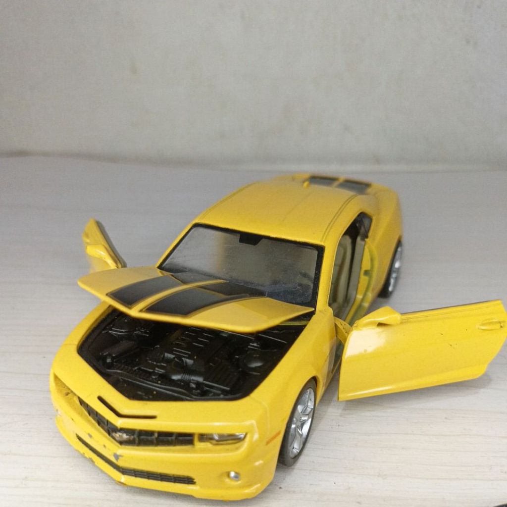 Top Mark diecast Chevrolet Camaro skala 1:28