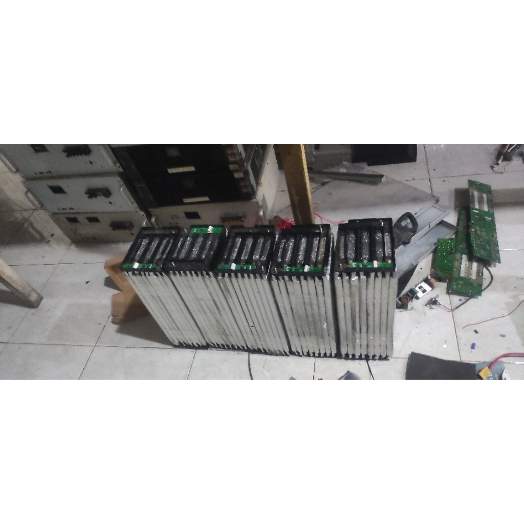 8cel lifepo4 kualitas sampah softpack 100ah 24 volt atau 12v 200ah untuk yang bisa masang bms dat bu