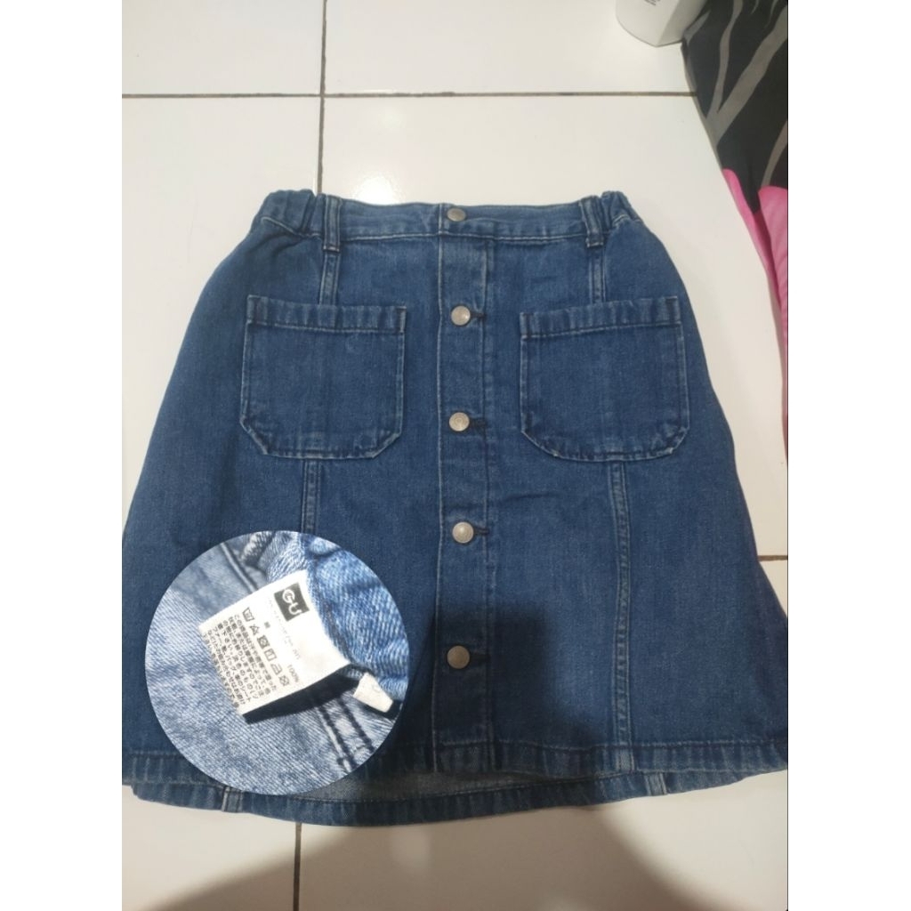 rok jeans brand GU preloved