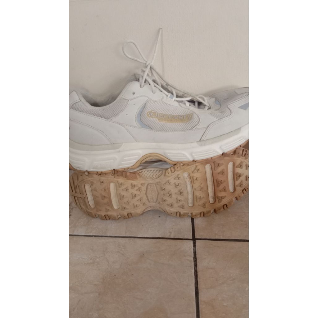 sepatu discovery size 44