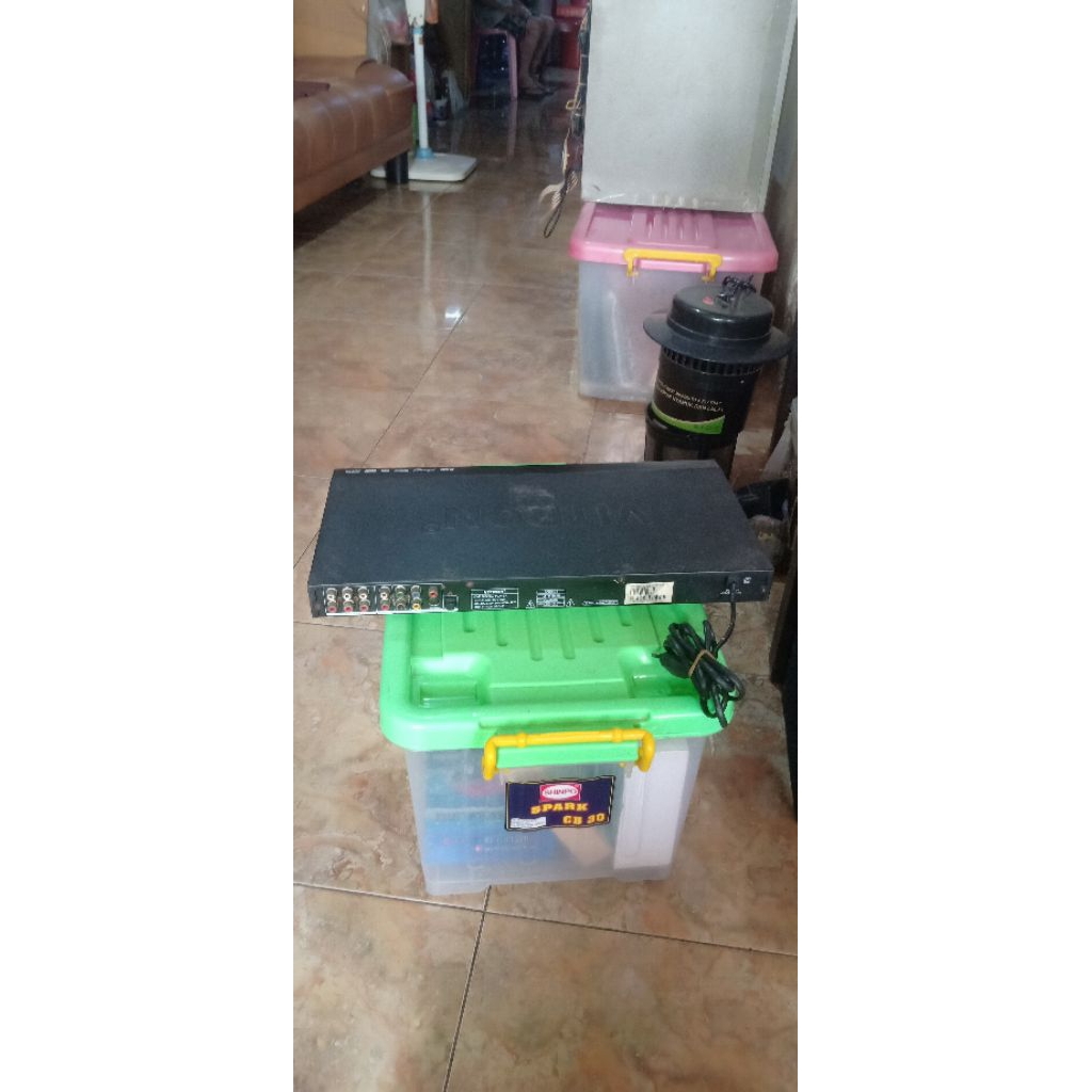DVD VCD CD PLAYER VITRON DVD-685 USB NORMAL MIC NORMAL TIDAK ADA REMOT