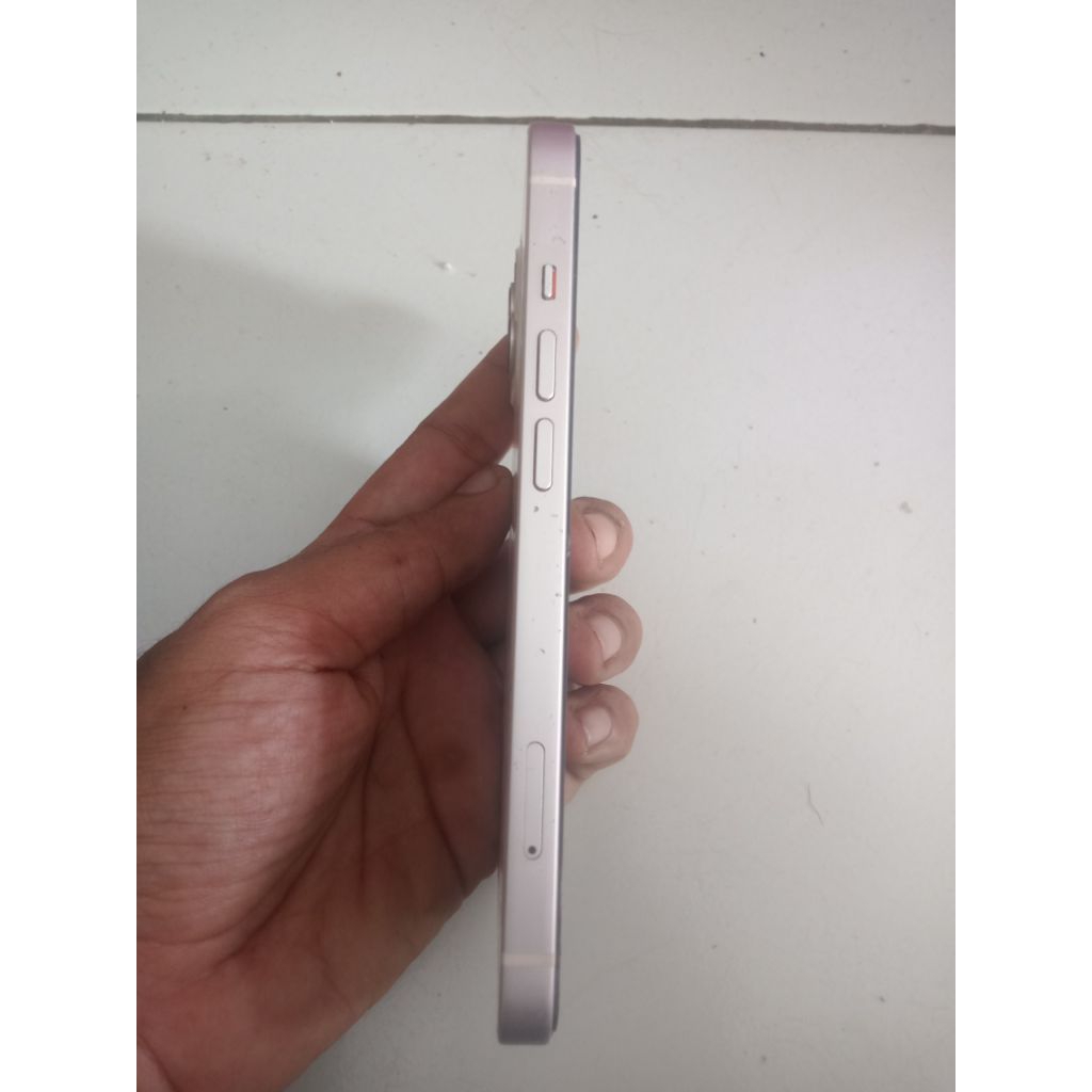 iPhone 13 hp dan silikon