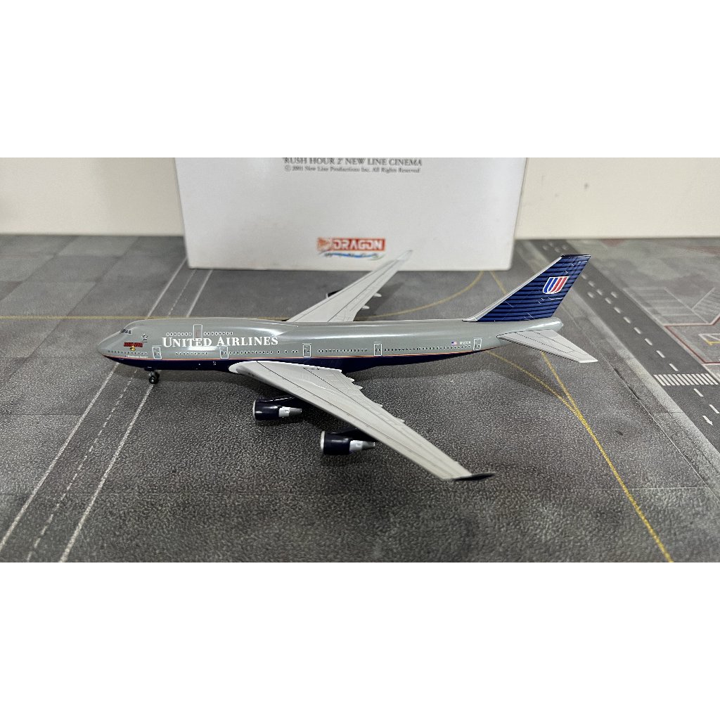 Diecast Pesawat Boeing 747-400 United Airlines Retro Grey Battleship Dragon Wings 1/400