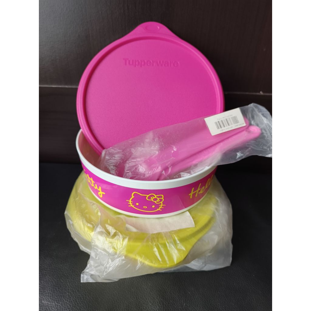 tupperware hello kitty