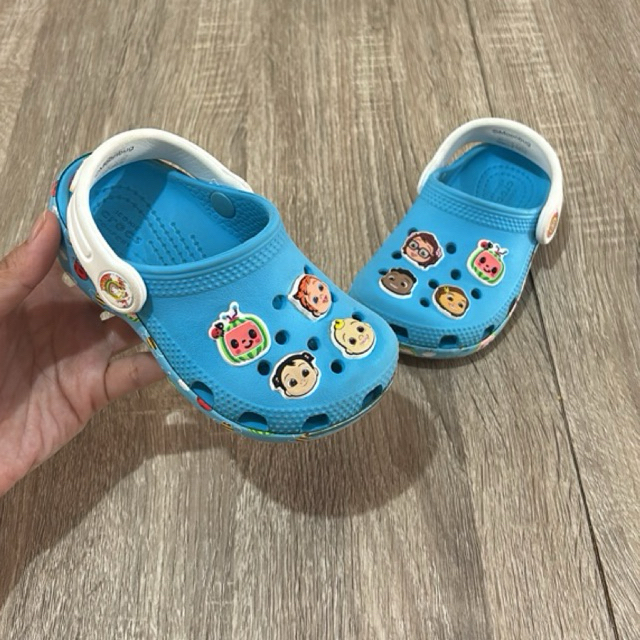 pl sandal crocs cocomelon