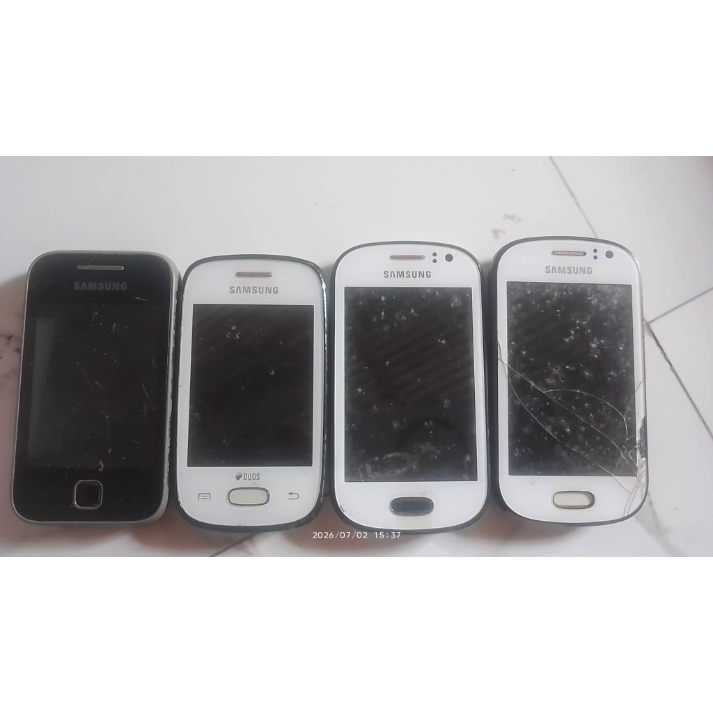 Hp Samsung jadul 4 unit borongan dikirim sesuai gambar