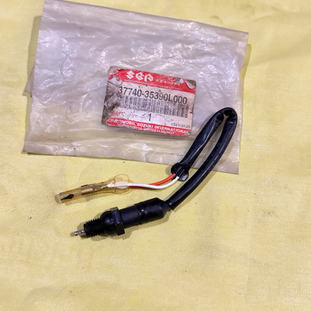 switch lampu rem belakang Suzuki Rc80 rc100 bravo crystal tornado original SGP 37740-35390L000