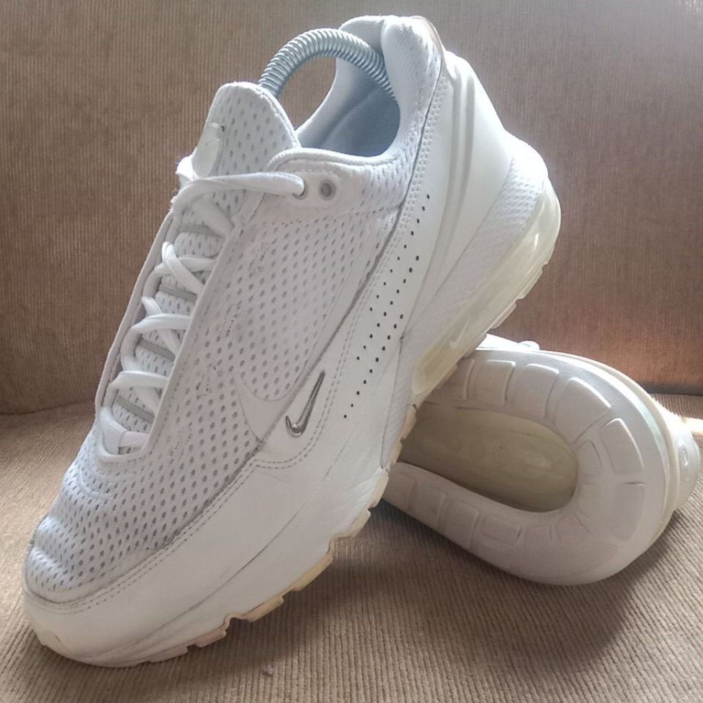 S303 sepatu42 N1K3 Pulse White Preloved