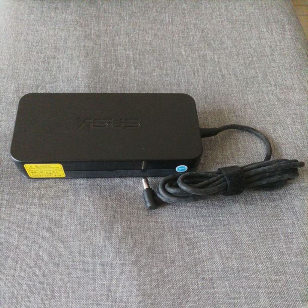 Adaptor Laptop Asus rusak