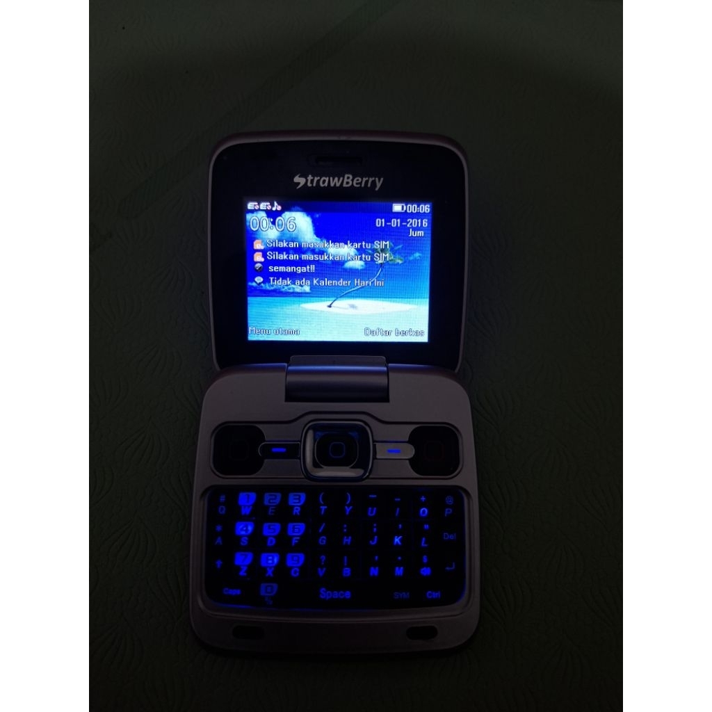hp jadul strawberry